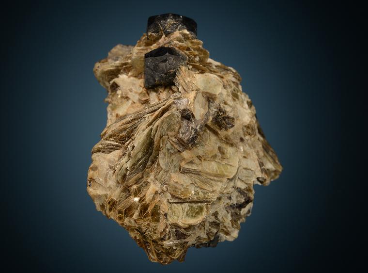 URANINITE with MUSCOVITE